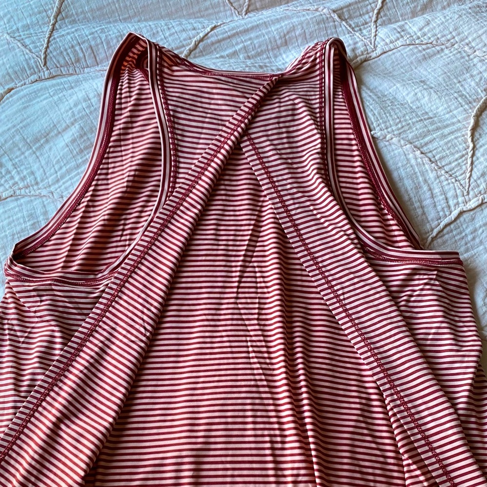 GapFit Breath Open Back Tank
